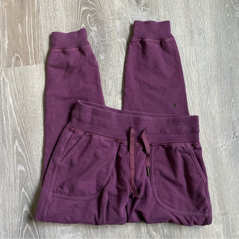 Lululemon Scuba Joggers - Picture 1 of 3